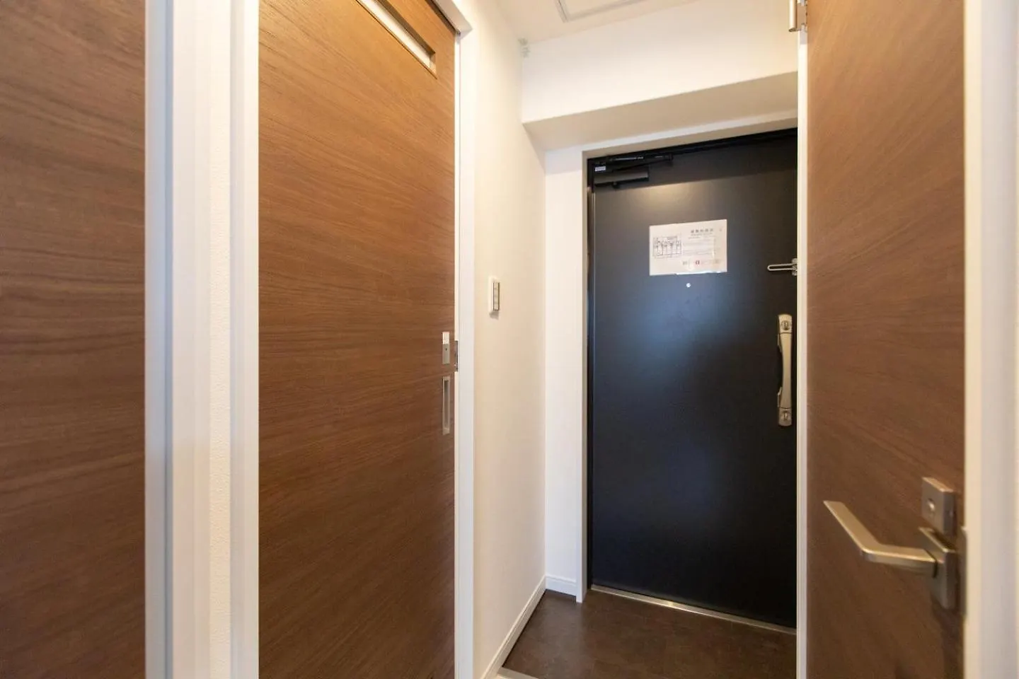 Art Shin-Osaka West Apartment