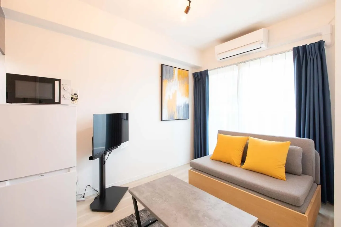 Art Shin-Osaka West Apartment