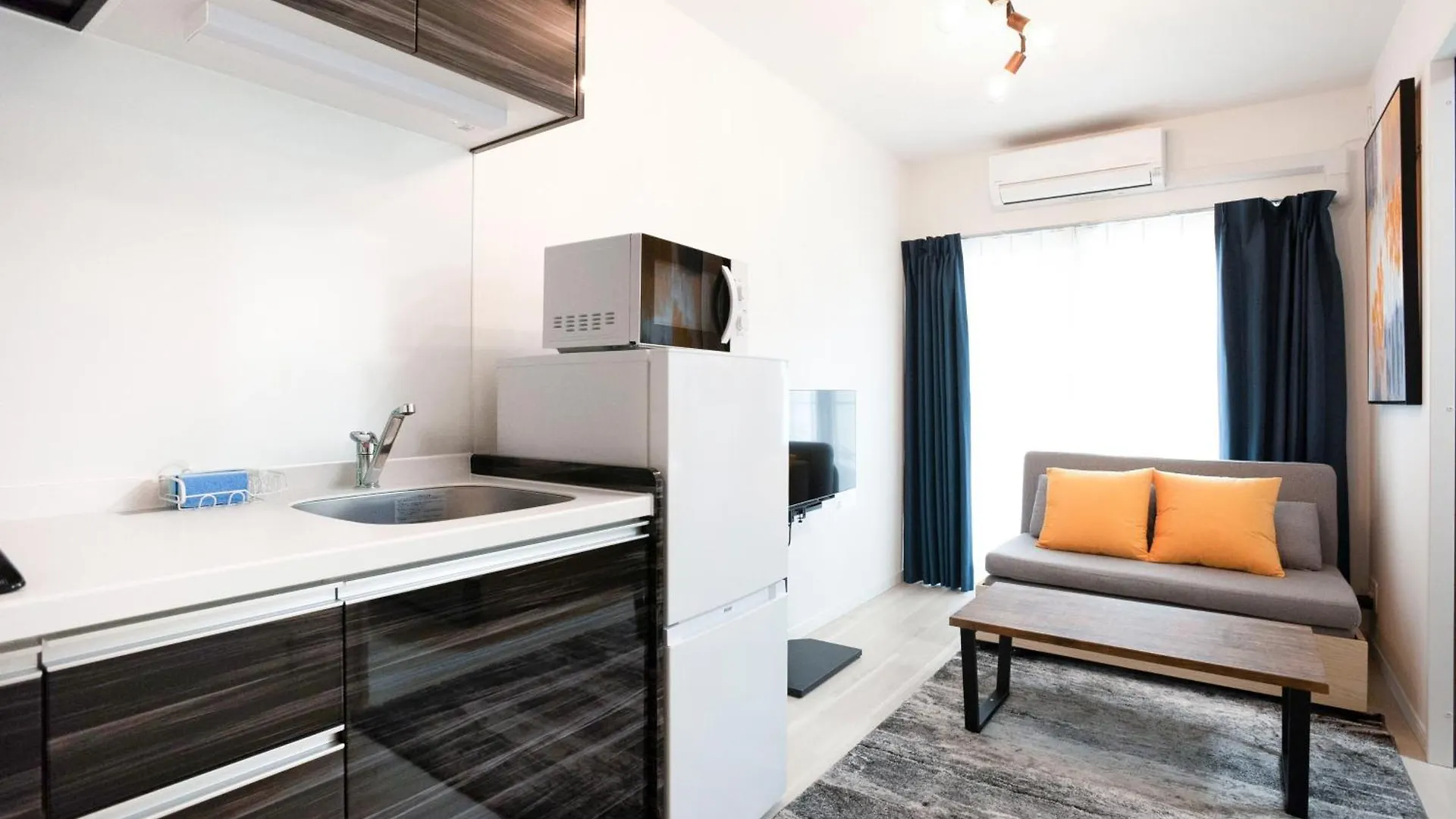 Art Shin-Osaka West Apartment